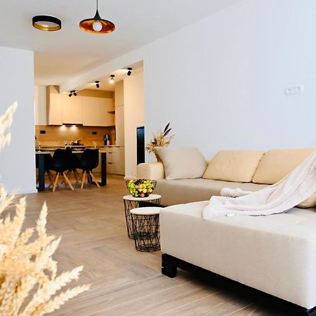Adorable Holiday Apartment Малинска Экстерьер фото